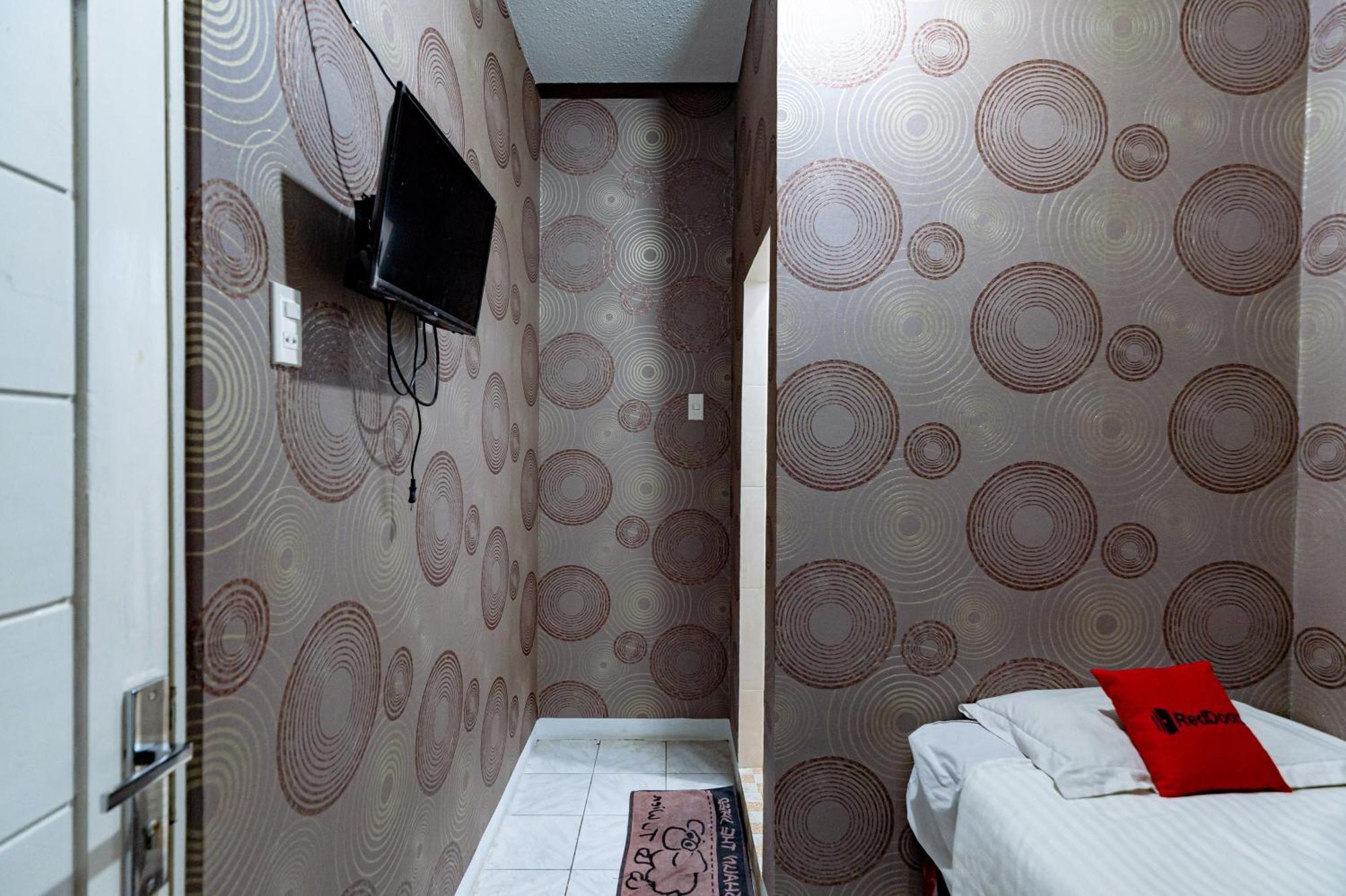 Hotel Reddoorz Near Rsud Dr Pringadi Medan 3 Exterior foto